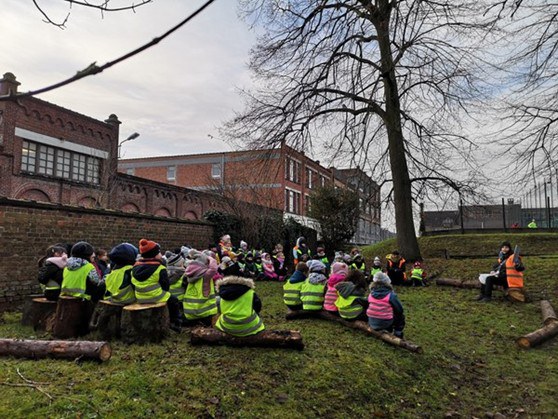 enfants dehors à mouscron